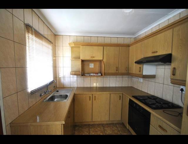 3 BEDROOM HOUSE FOR SALE IN DAWN PARK